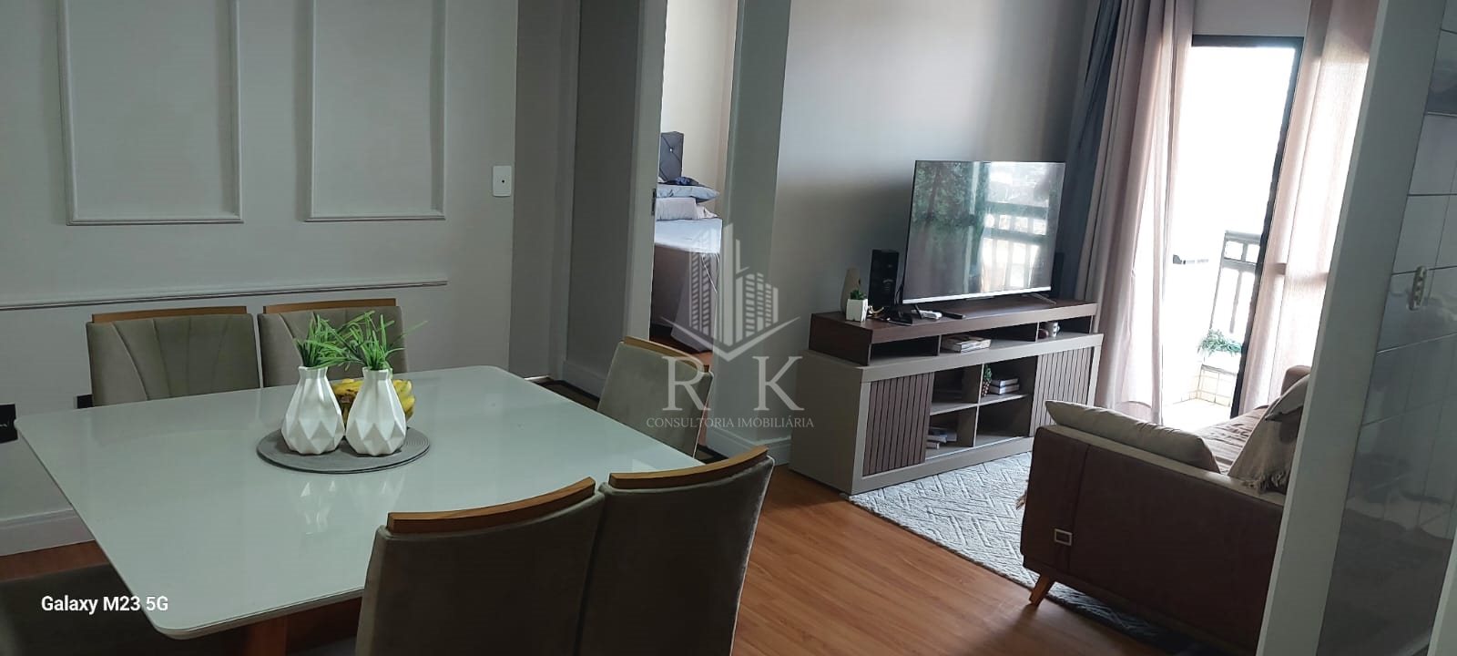 Apartamento 2 Dormitório 1 suíte, com Sacada, Mobiliado - Caiçara